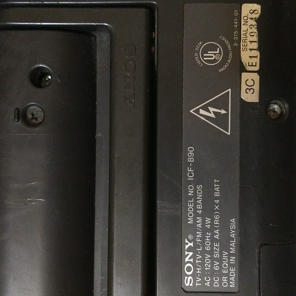 Vintage Sony 4 Band Receiver ICF-890 - Picture 7 of 8